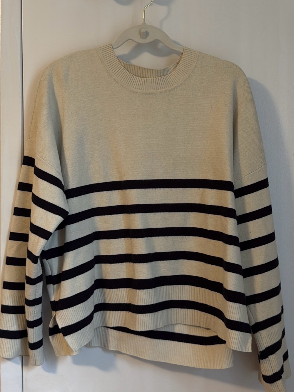 Abercrombie & Fitch Cream & Black Striped Crewneck Sweater